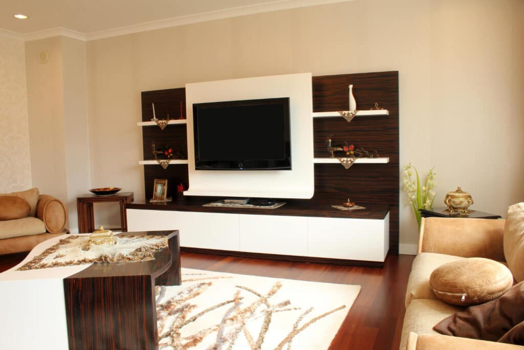 Lav dit eget TV-møbel